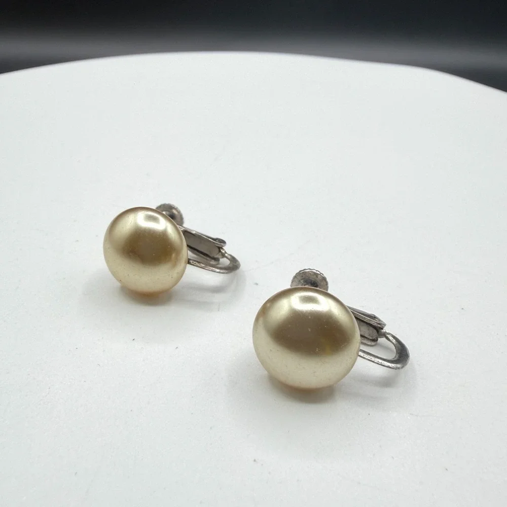 Faux Pearl Screw Back Earrings Champagne Cream Silver Tone Classic Costume Pair